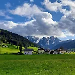 Twin Peak Edelweiss Apartment Gosau
