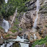 Twin Peak Edelweiss شقة